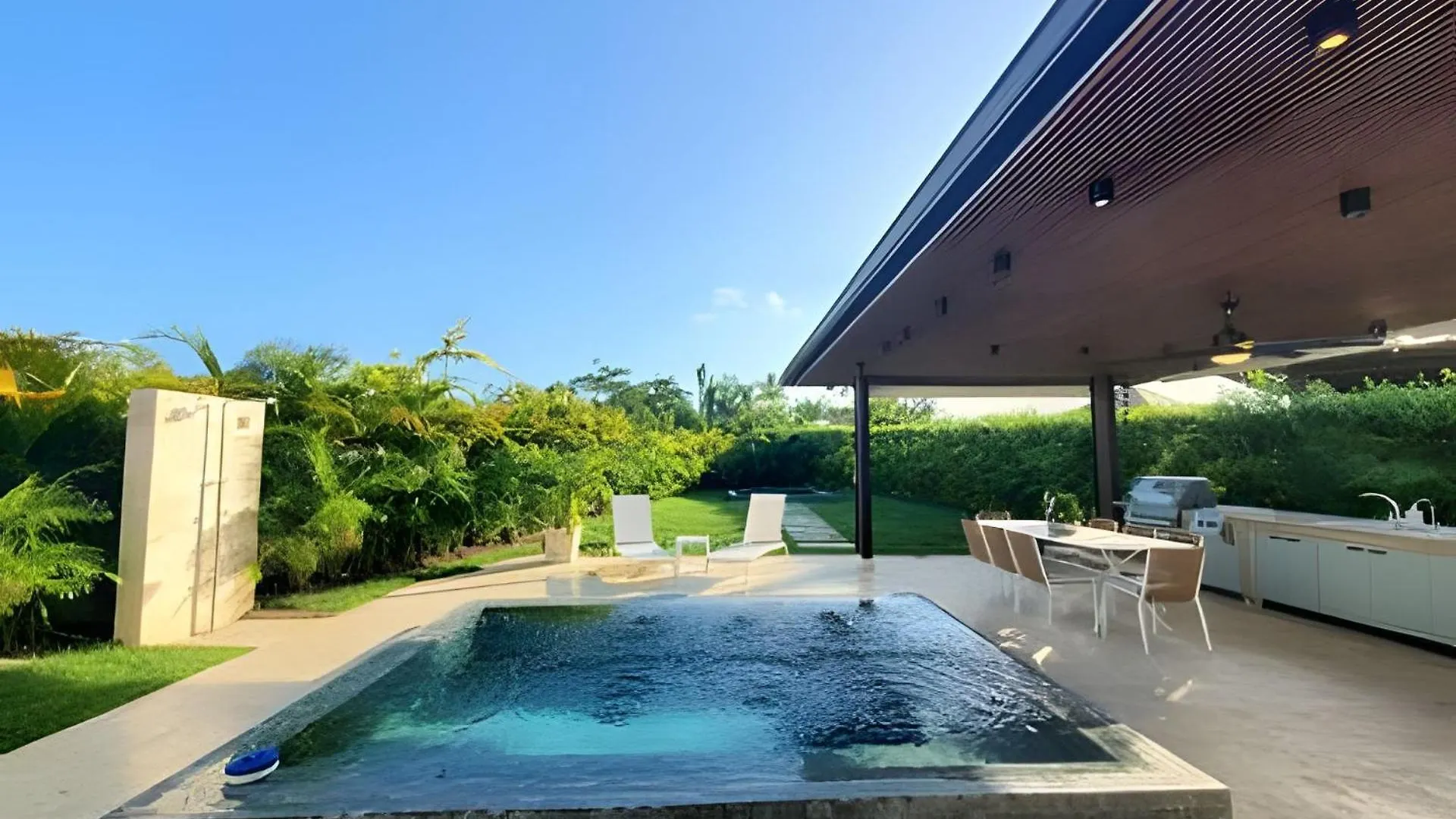 Elegante Villa Privada De 4 Dormitorios Con Piscina Y Jacuzzi Punta Cana Tatil Evi