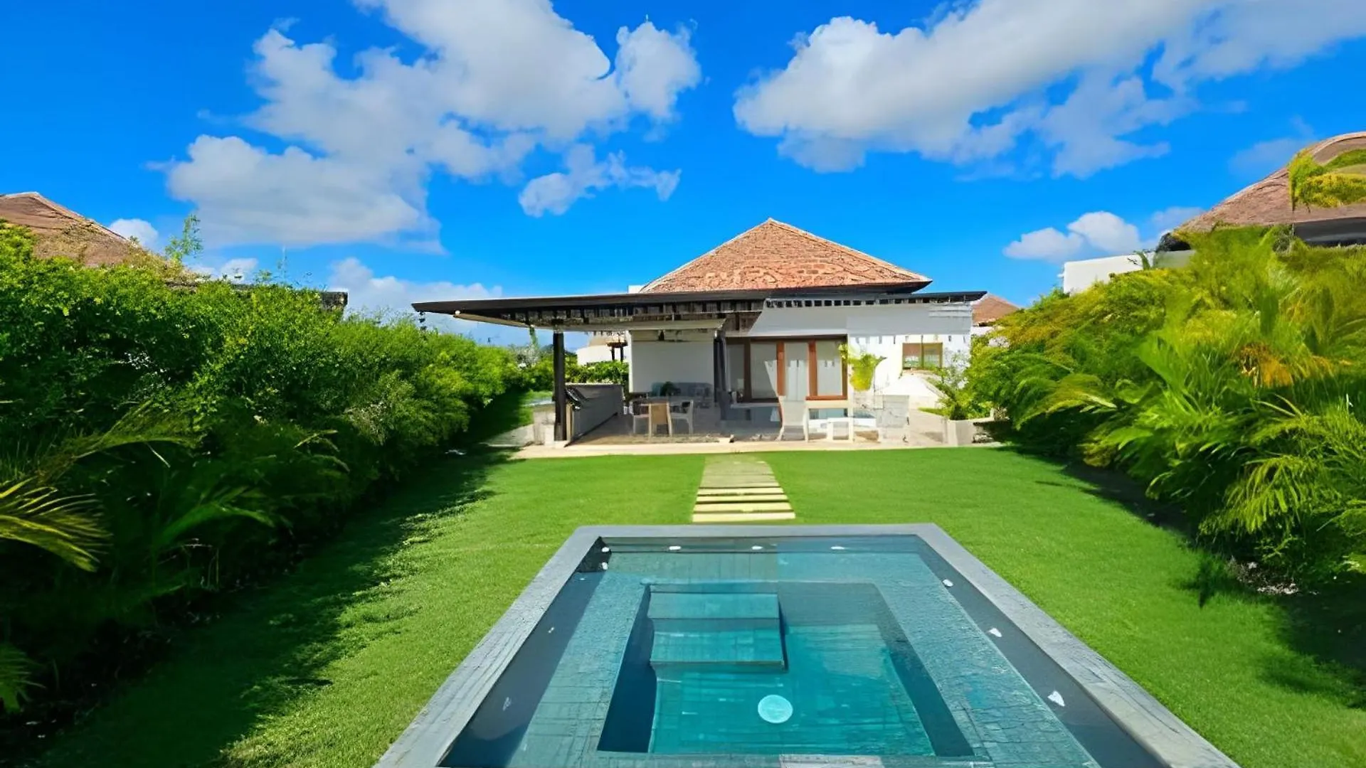 Elegante Villa Privada De 4 Dormitorios Con Piscina Y Jacuzzi Punta Cana
