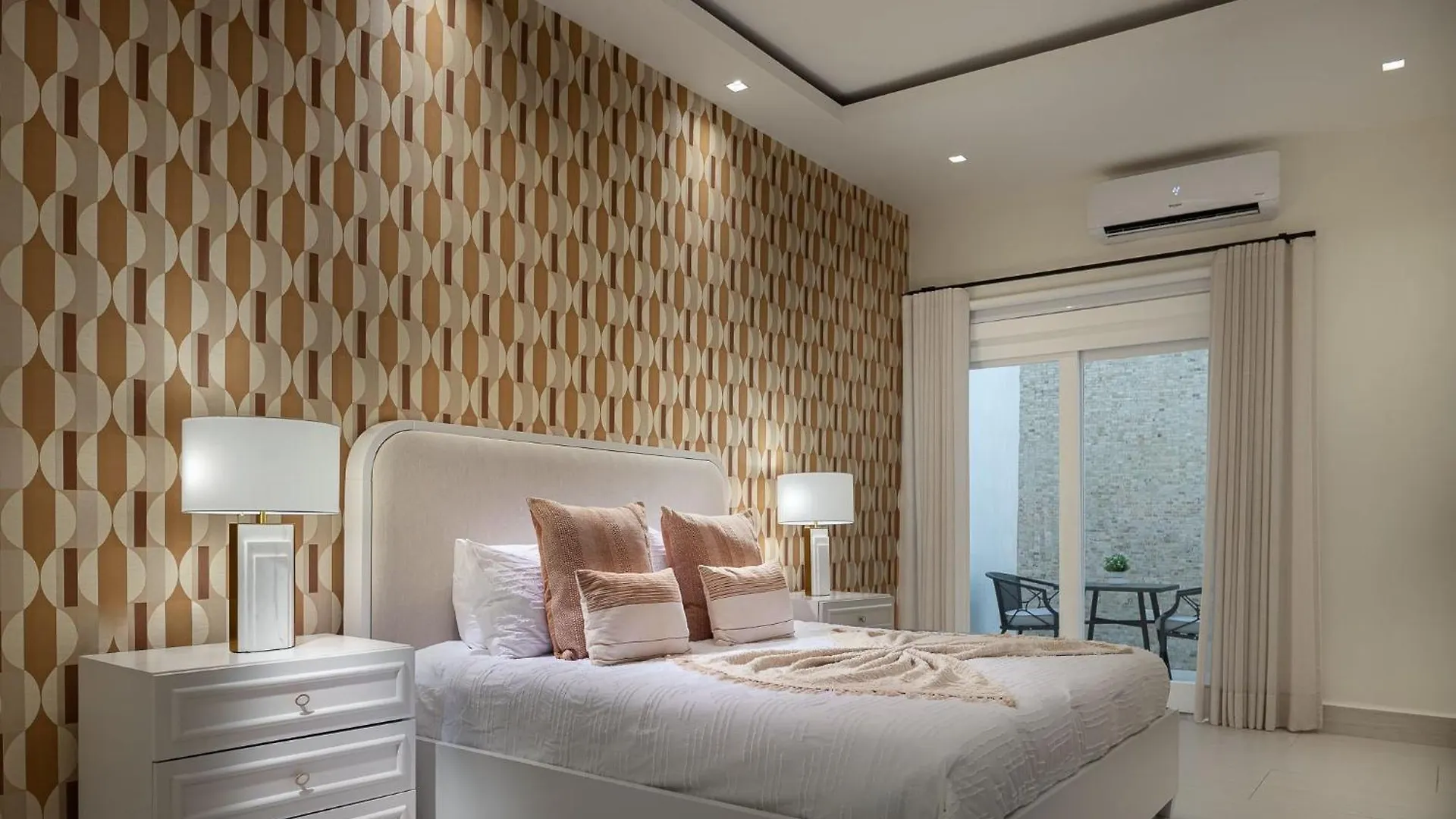 Elegante Villa Privada De 4 Dormitorios Con Piscina Y Jacuzzi Punta Cana