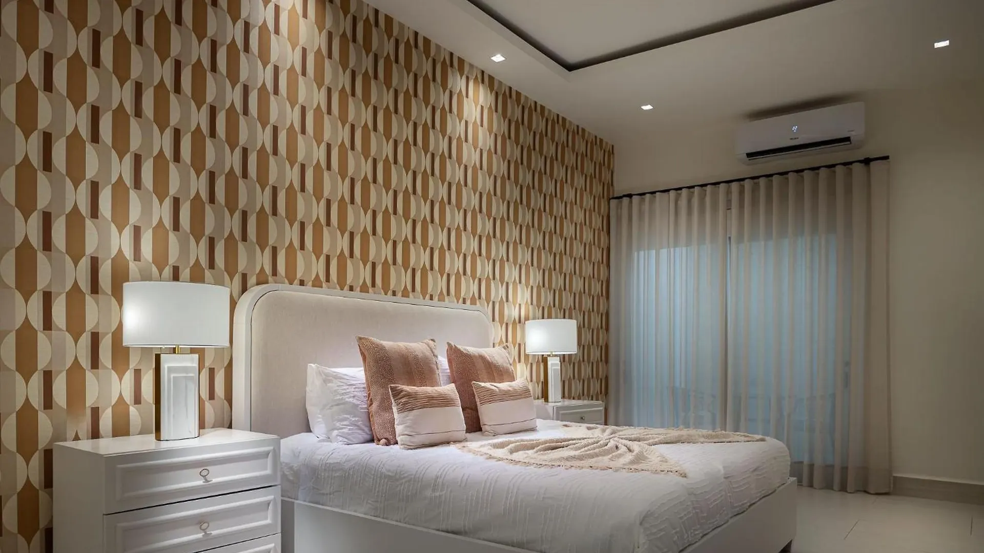 Elegante Villa Privada De 4 Dormitorios Con Piscina Y Jacuzzi Punta Cana Tatil Evi