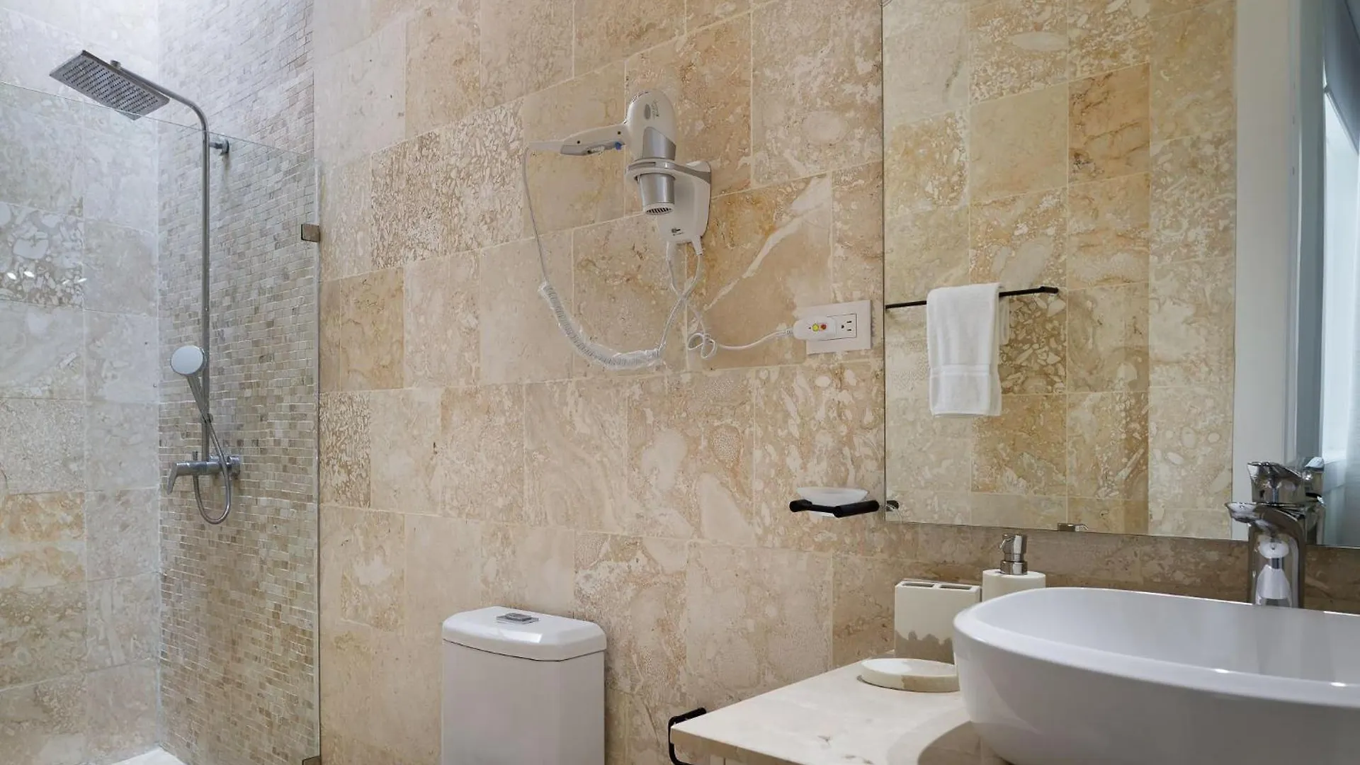 Elegante Villa Privada De 4 Dormitorios Con Piscina Y Jacuzzi Punta Cana 0*,